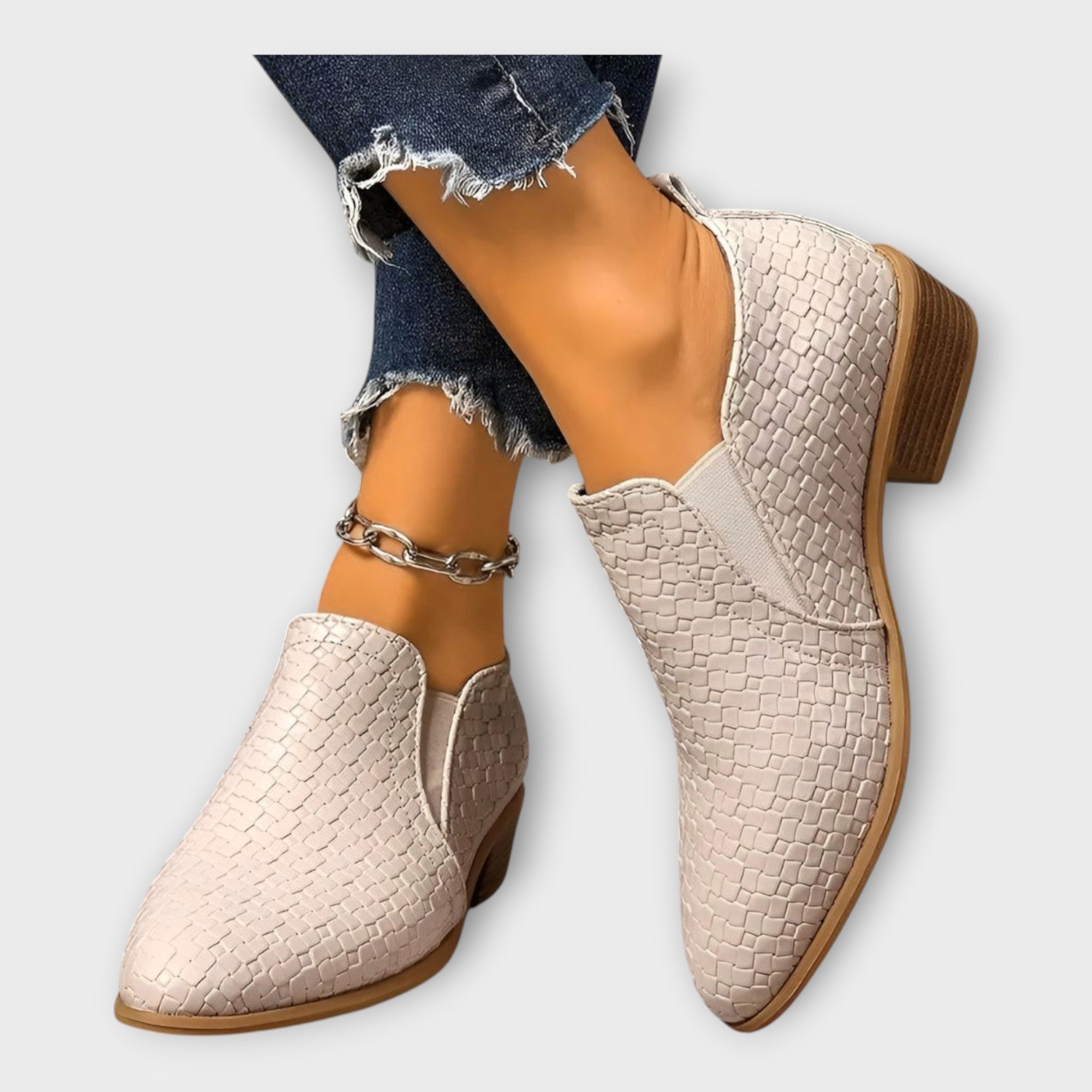 Veronika – Eleganti Slip-On Apavi ar Zemu Papēdi