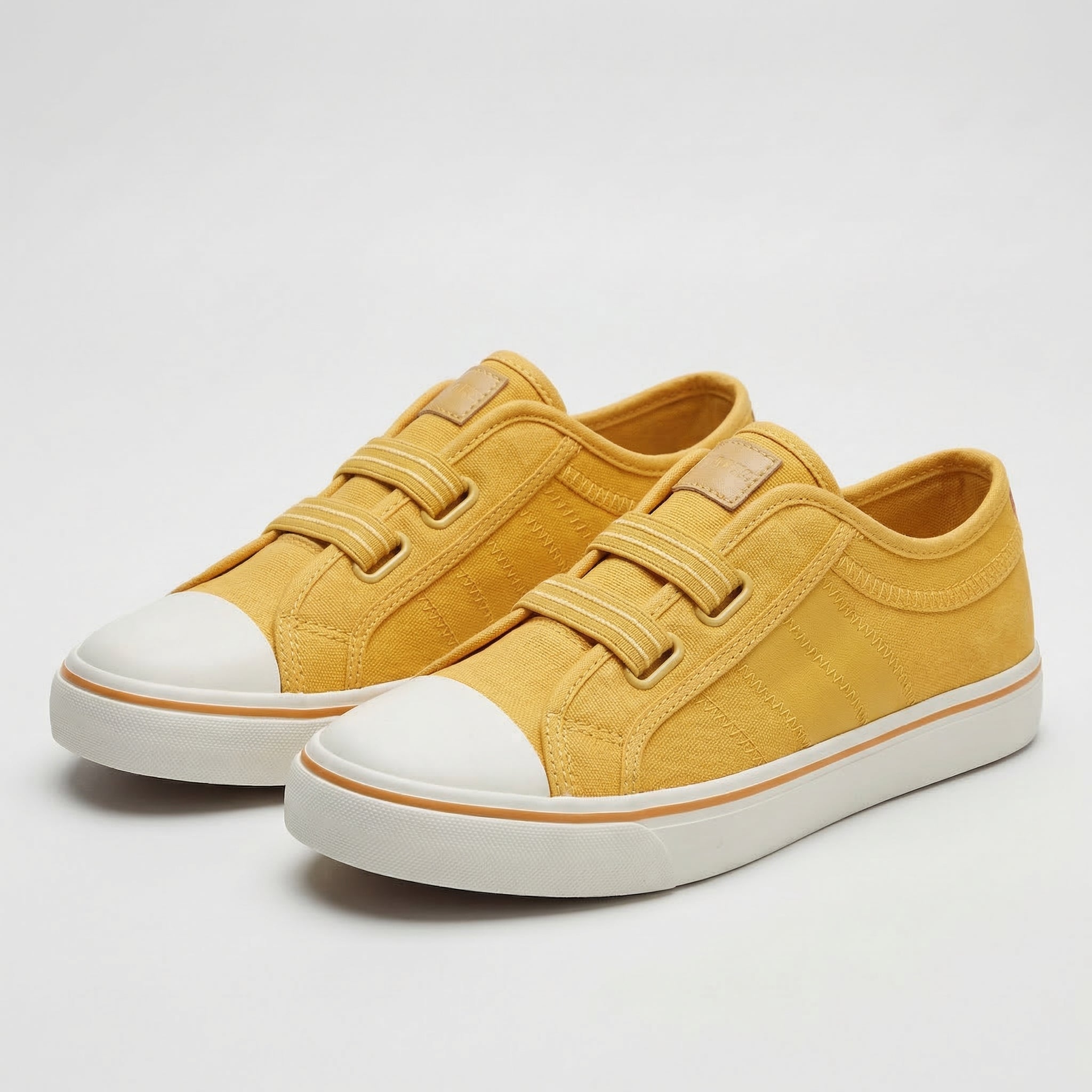 Hanna - Ikdienišķi Slip-On Sneakeri